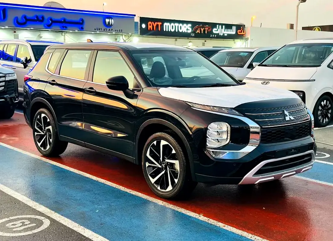 MITSUBISHI OUTLANDER Black Edition 2025