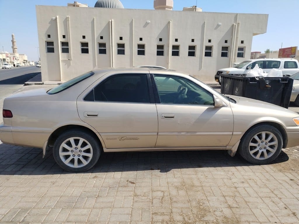 تويوتا كامري LE 1999