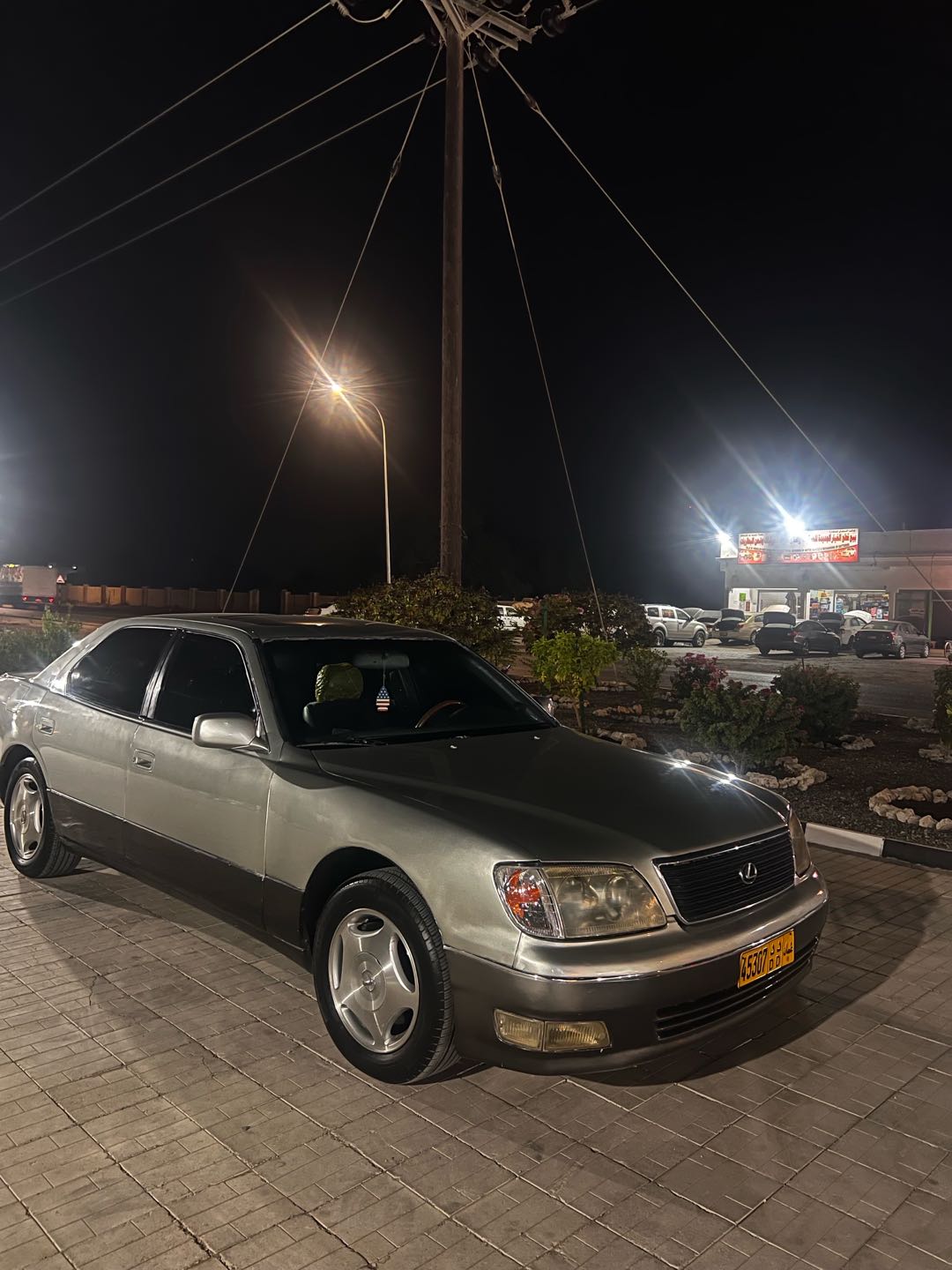 LEXUS LS 400 Base 2000