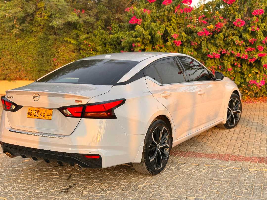 نيسان التيما SR 2023