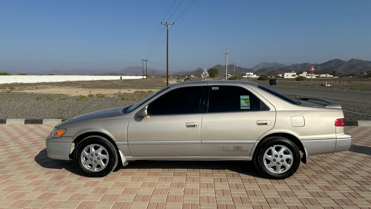 تويوتا كامري XLE 2001
