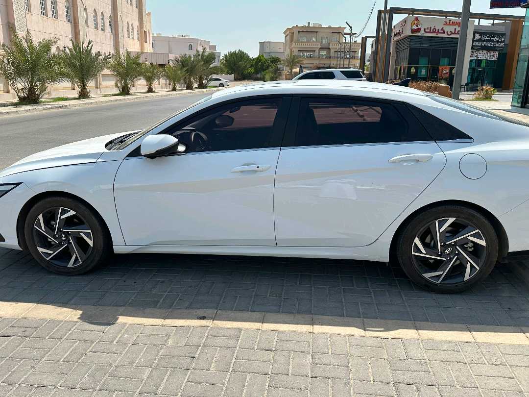 HYUNDAI ELANTRA 2025