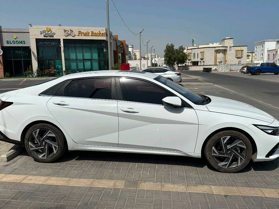 HYUNDAI ELANTRA 2025