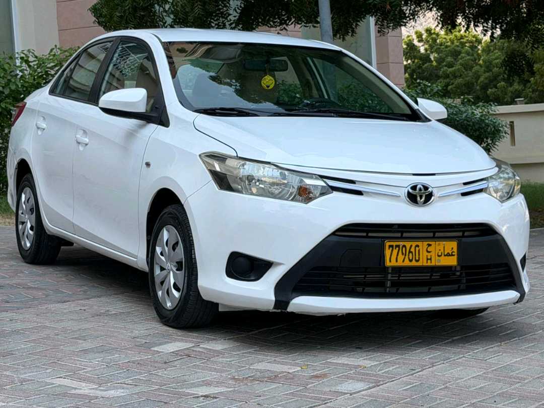 تويوتا ياريس SE 2017