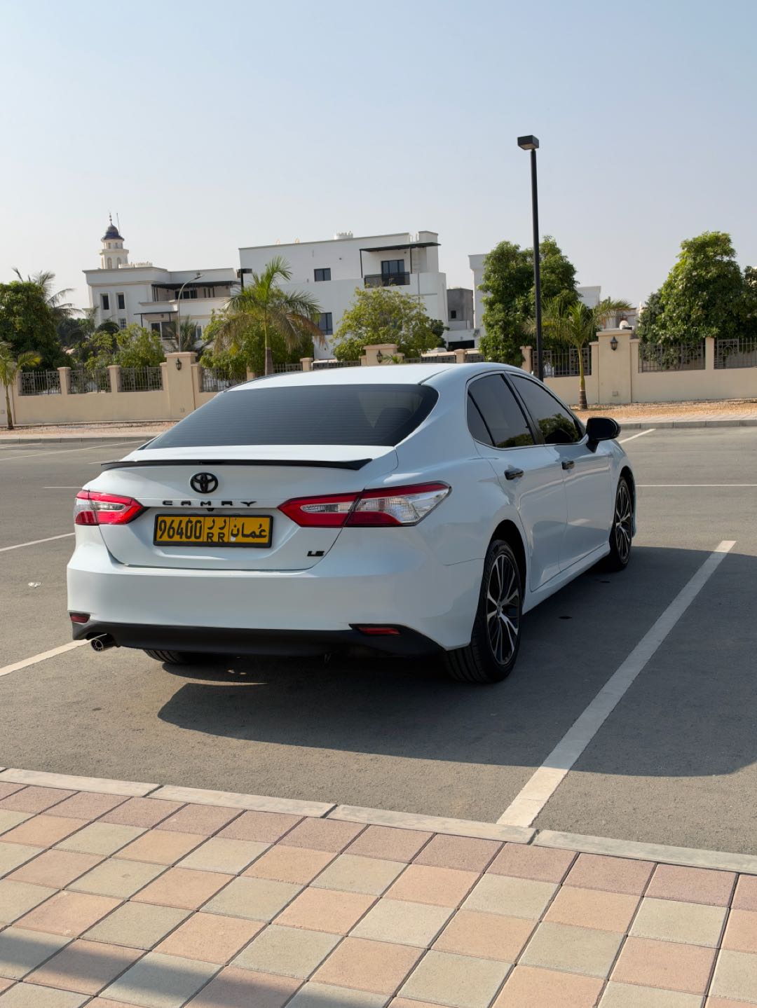 TOYOTA CAMRY E 2020