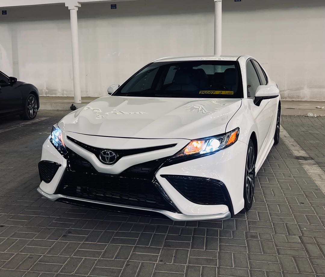 TOYOTA CAMRY SE 2018
