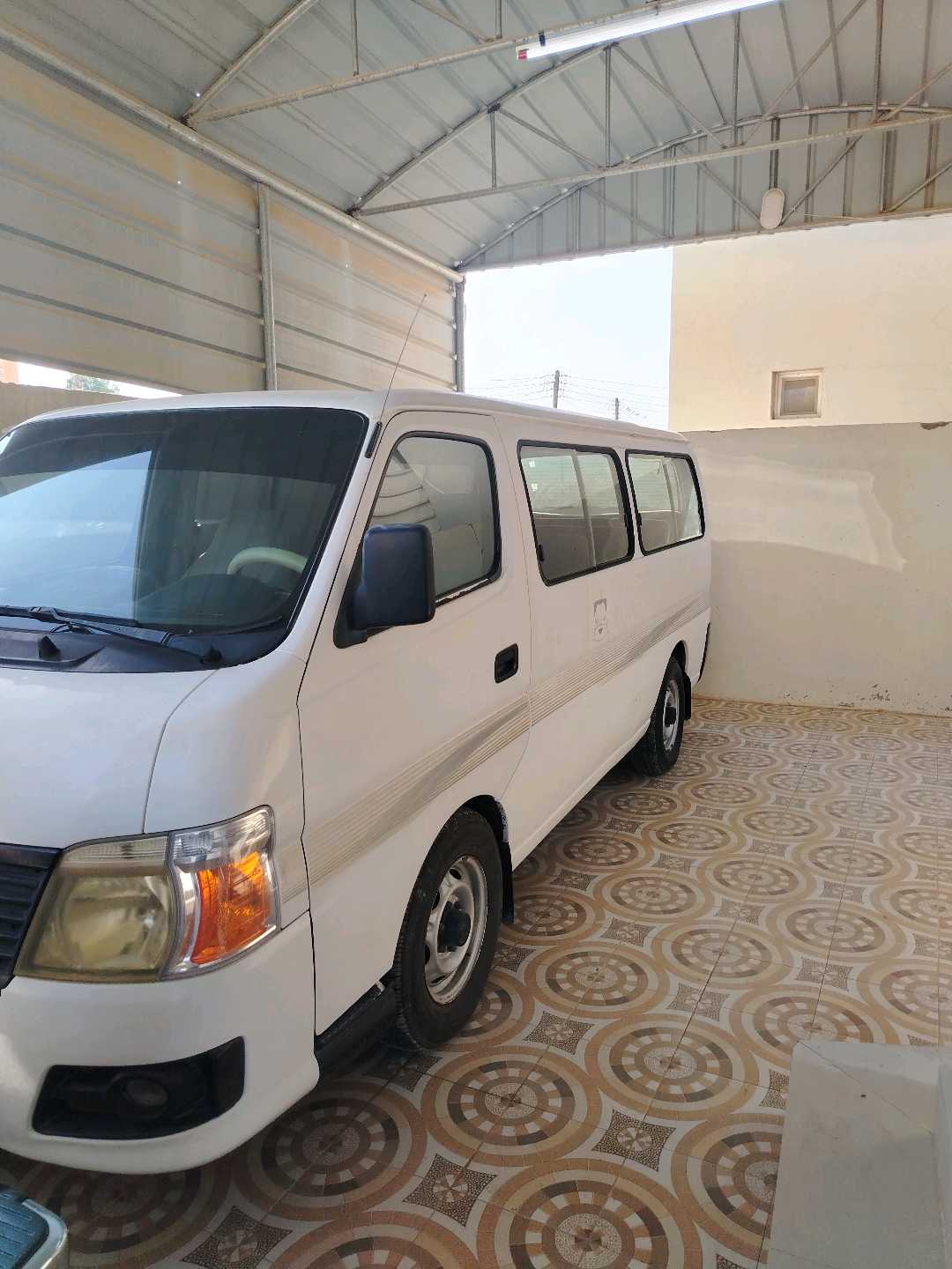 NISSAN URVAN NV350 2010