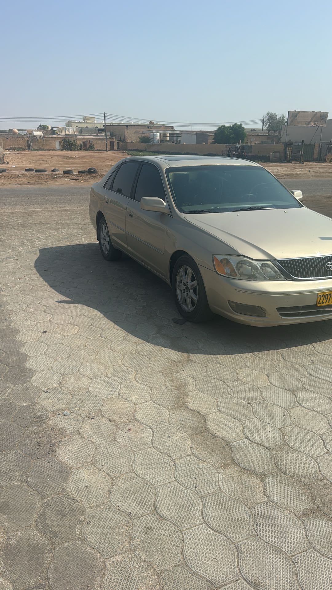 TOYOTA AVALON XL 2001