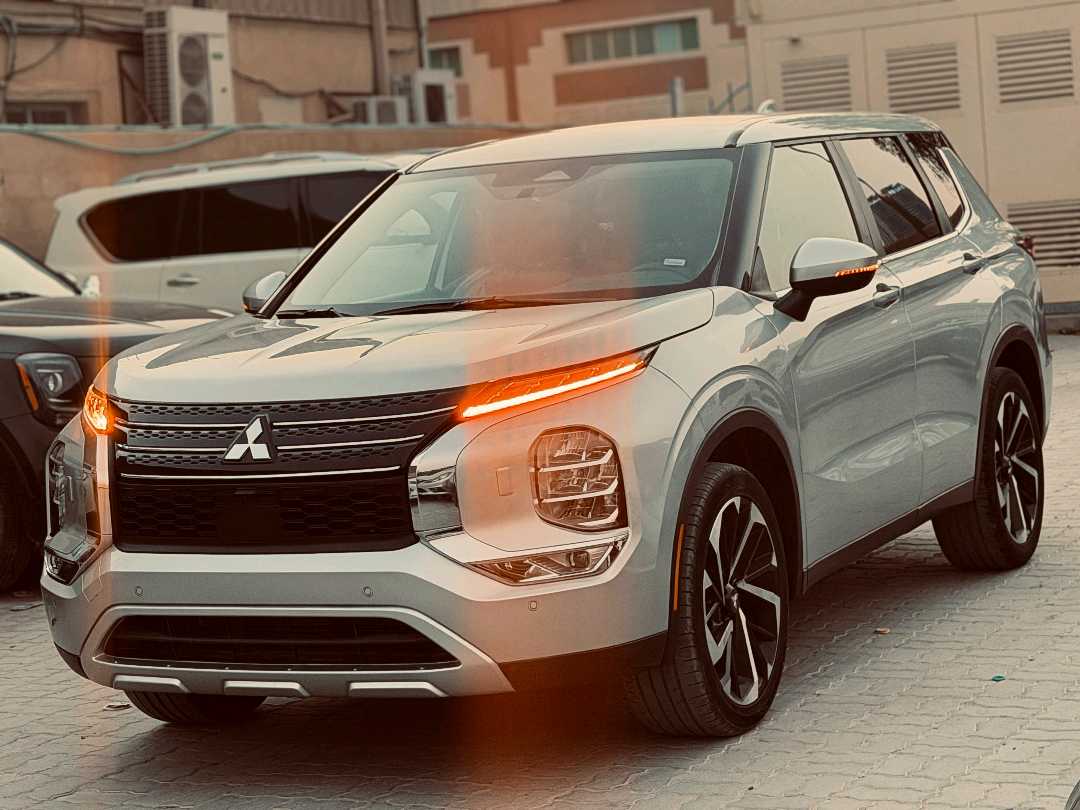 MITSUBISHI OUTLANDER SE 2024