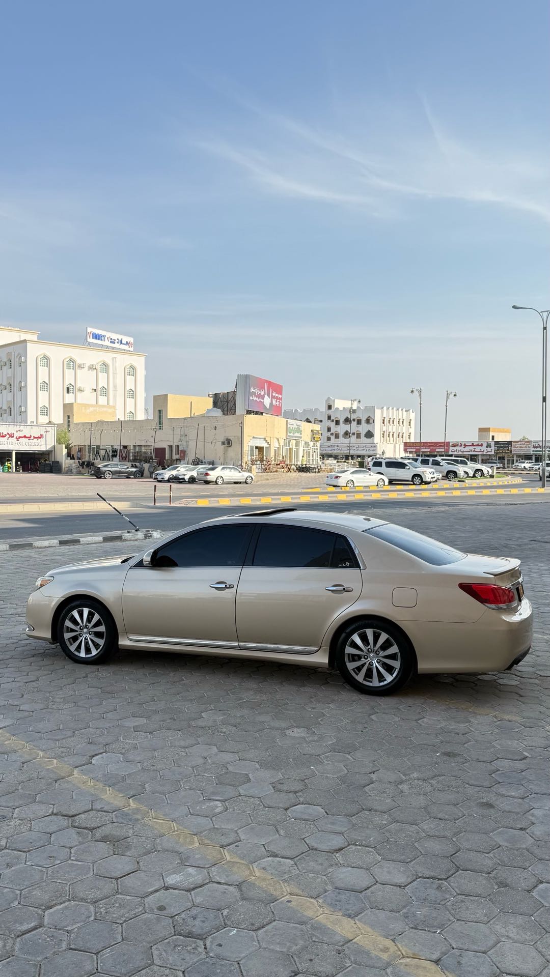 تويوتا أفلون LIMITED 2011