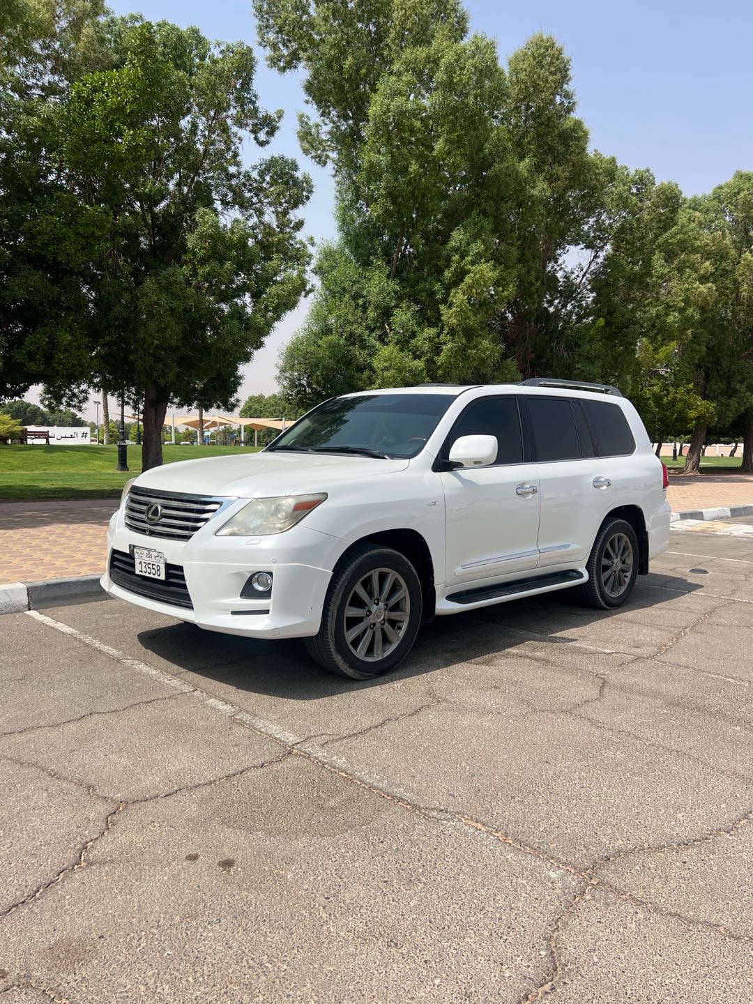 لكزس LX 570 2011