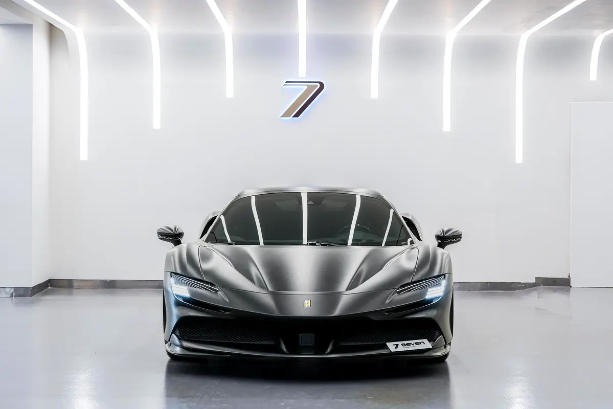 فيراري SF90 2023