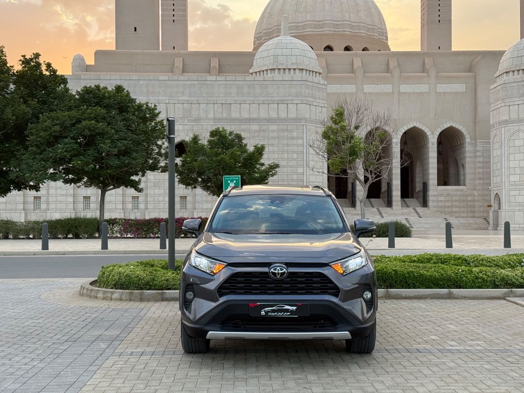 TOYOTA RAV4 XLE 2021