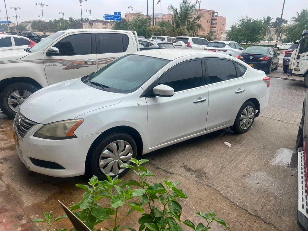 نيسان سنترا SV 2014
