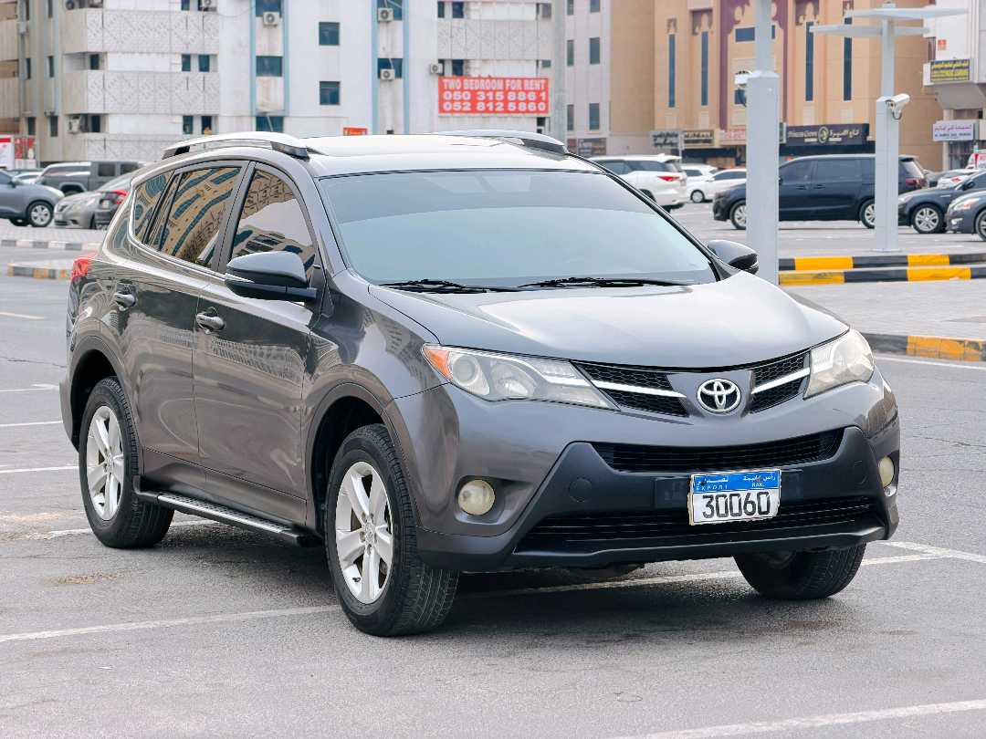 تويوتا رافور XLE 2013