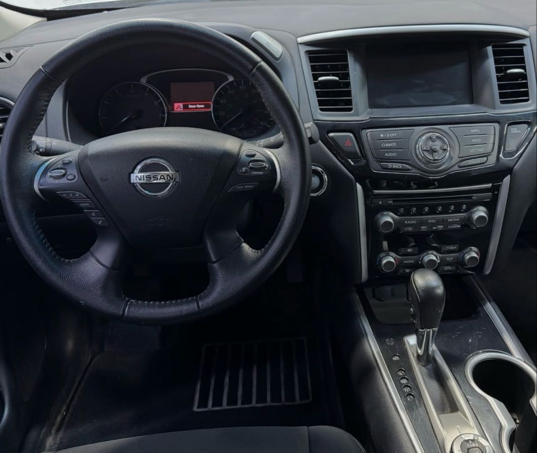 Car Image 2019 NISSAN PATHFINDER SV