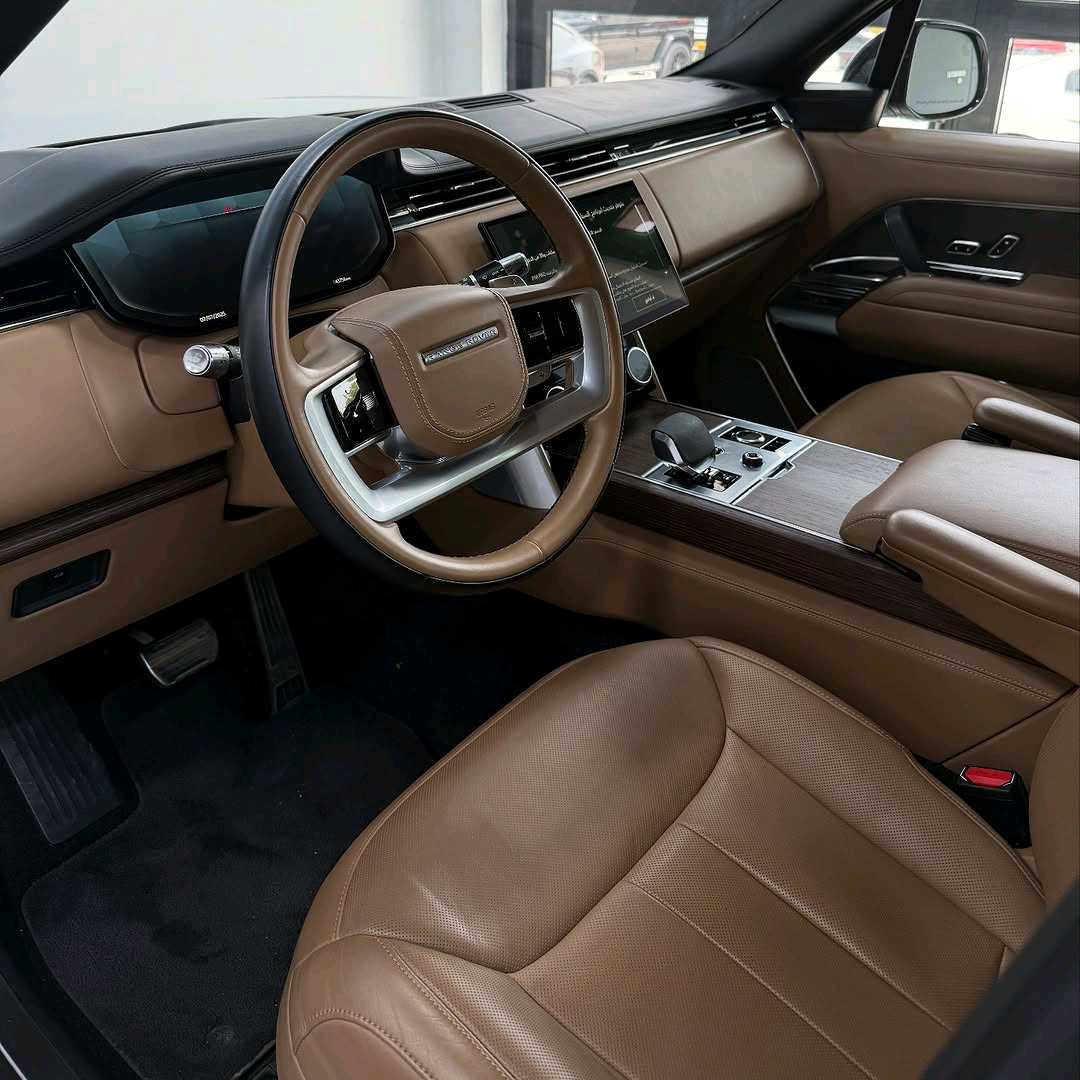 Car Image 2023 LAND ROVER VOGUE 