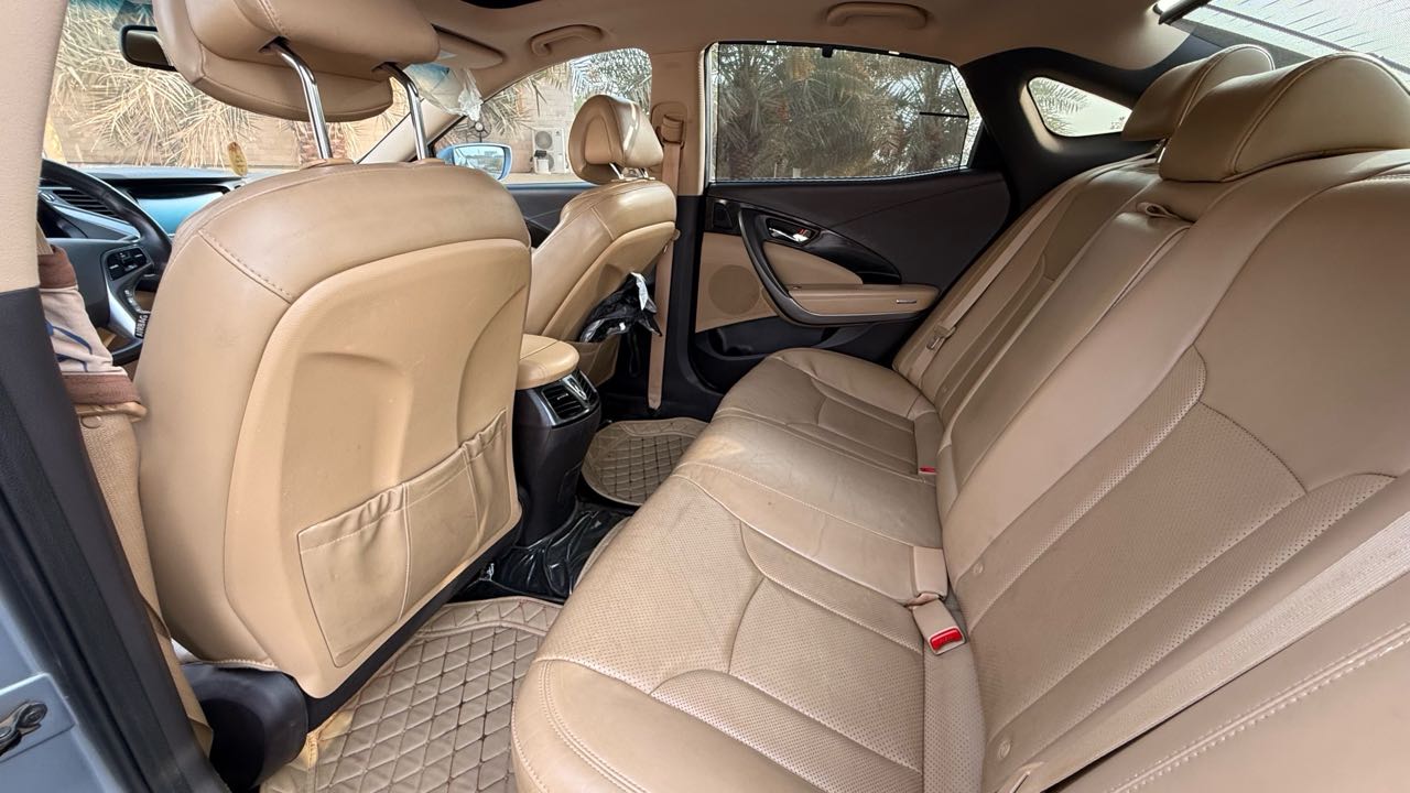 Car Image 2017 HYUNDAI AZERA 