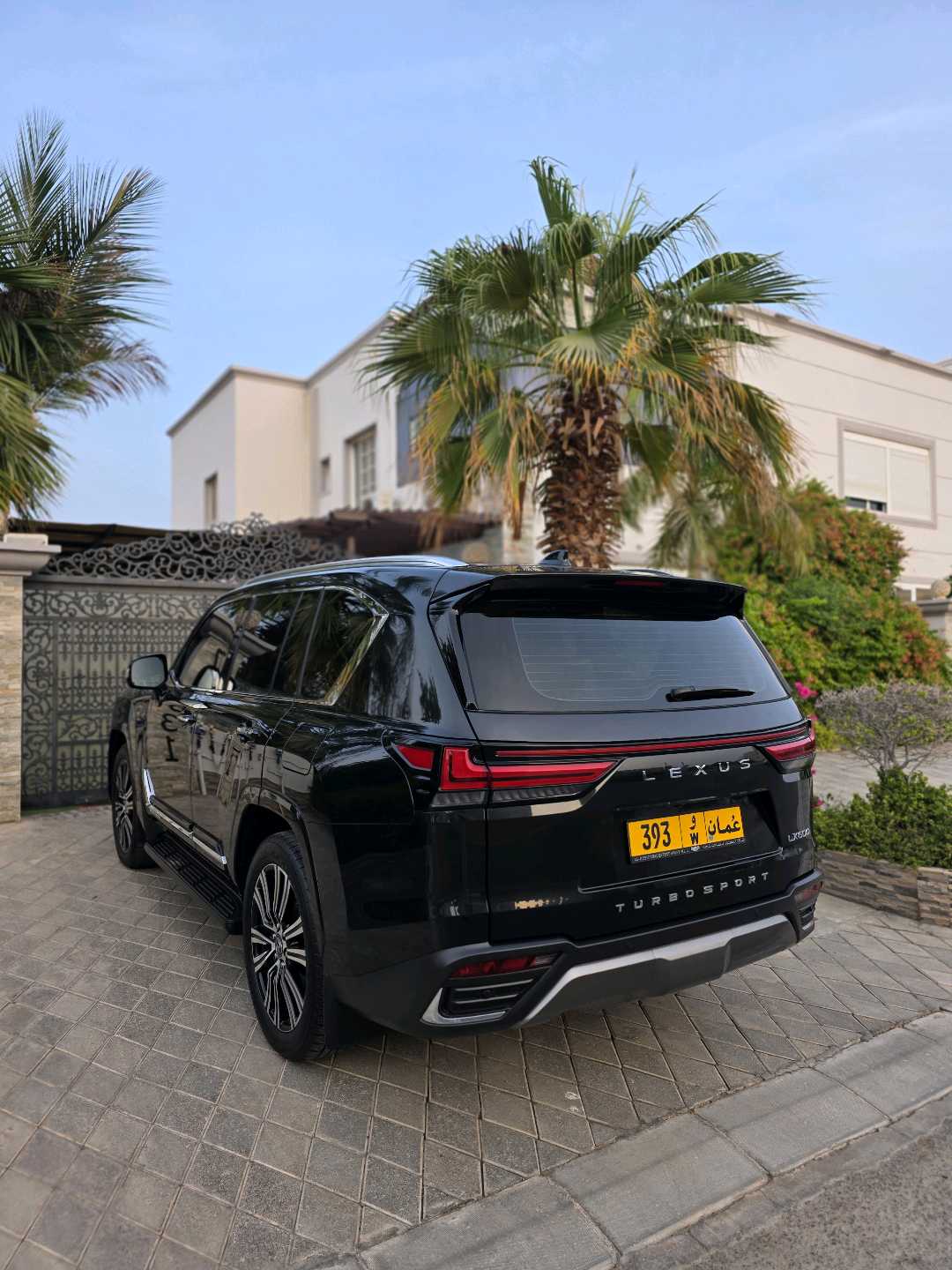 LEXUS LX 600 2025