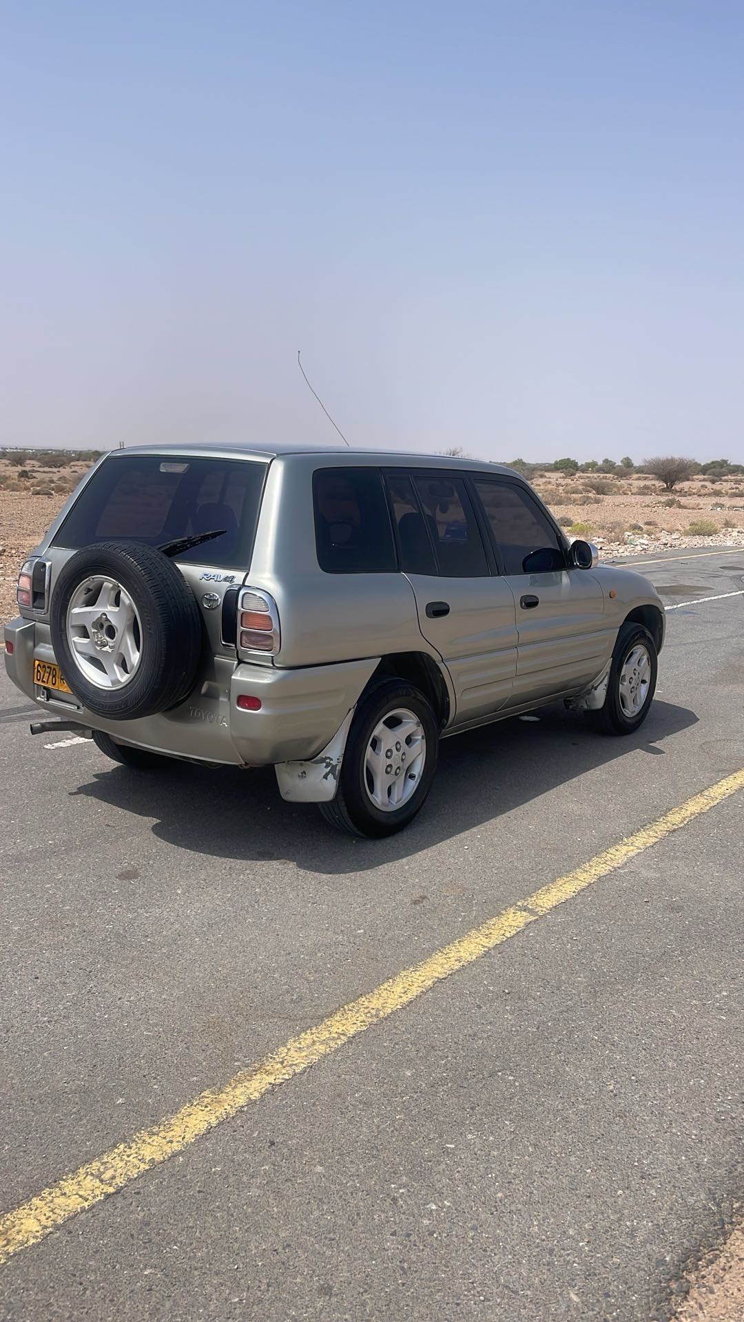 TOYOTA RAV4 Base 2000