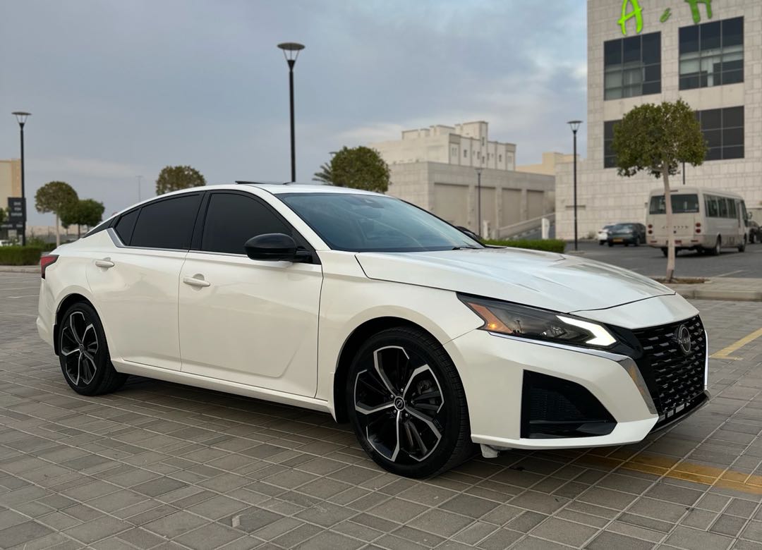 NISSAN ALTIMA SR 2023
