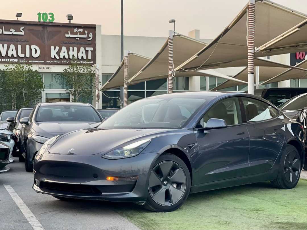 TESLA Model 3 2023