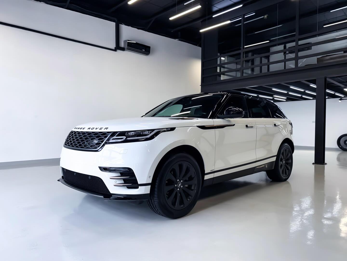 LAND ROVER VELAR R-Dynamic 2020