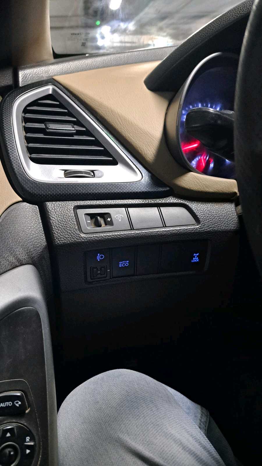 Car Image 2014 HYUNDAI SANTA FE 