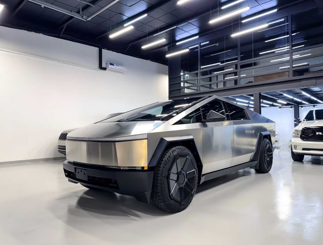TESLA CYBERTRUCK Single Motor 2026