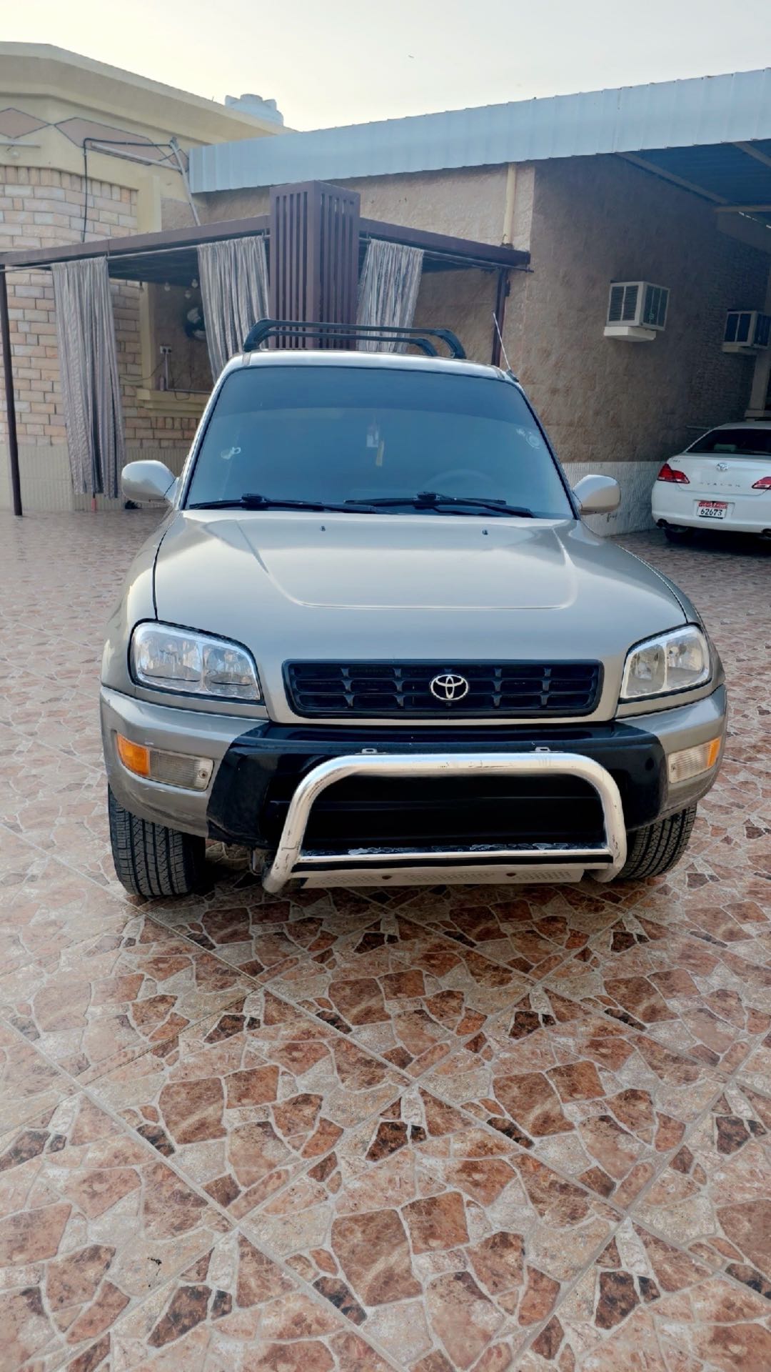 تويوتا رافور L 2000