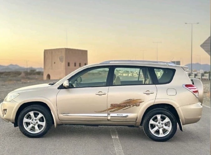تويوتا رافور Sport 2012