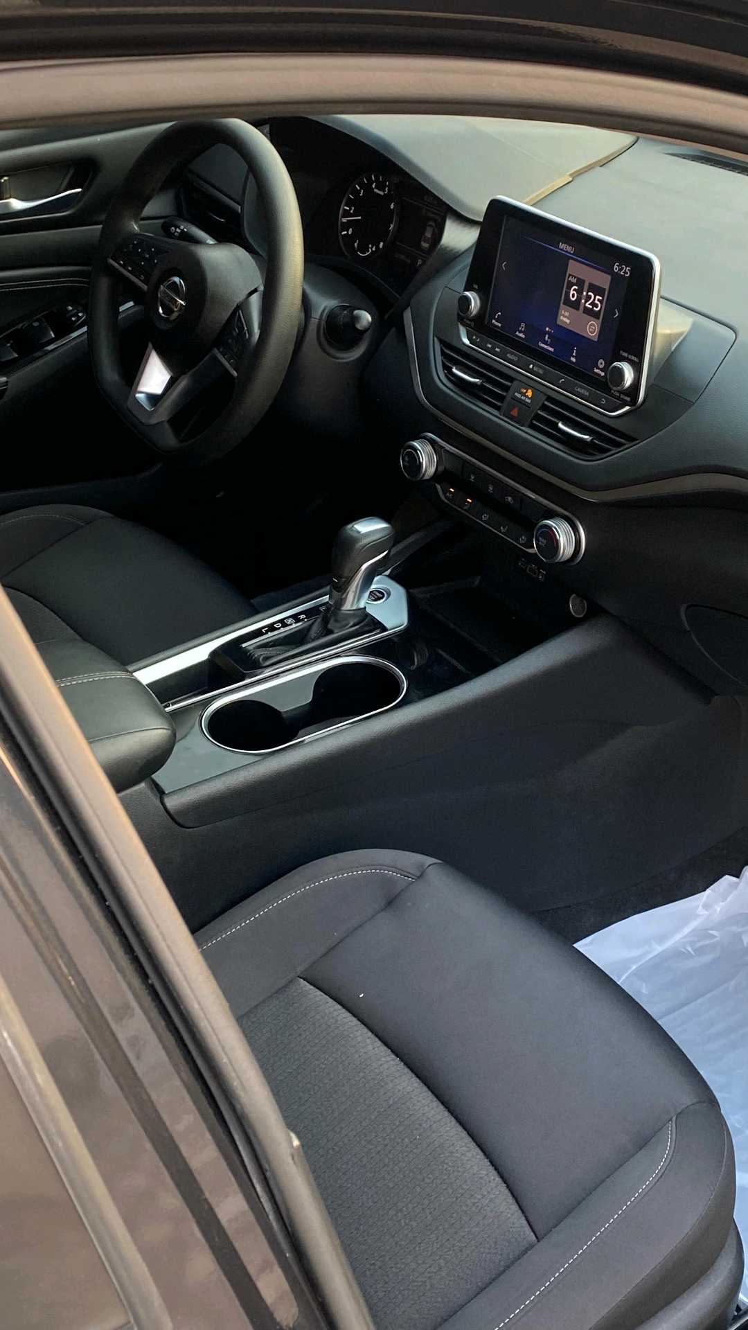 Car Image 2021 NISSAN ALTIMA SV