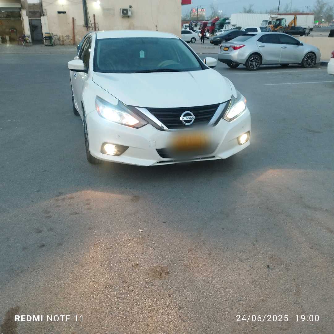 Car Image 2017 NISSAN ALTIMA SV