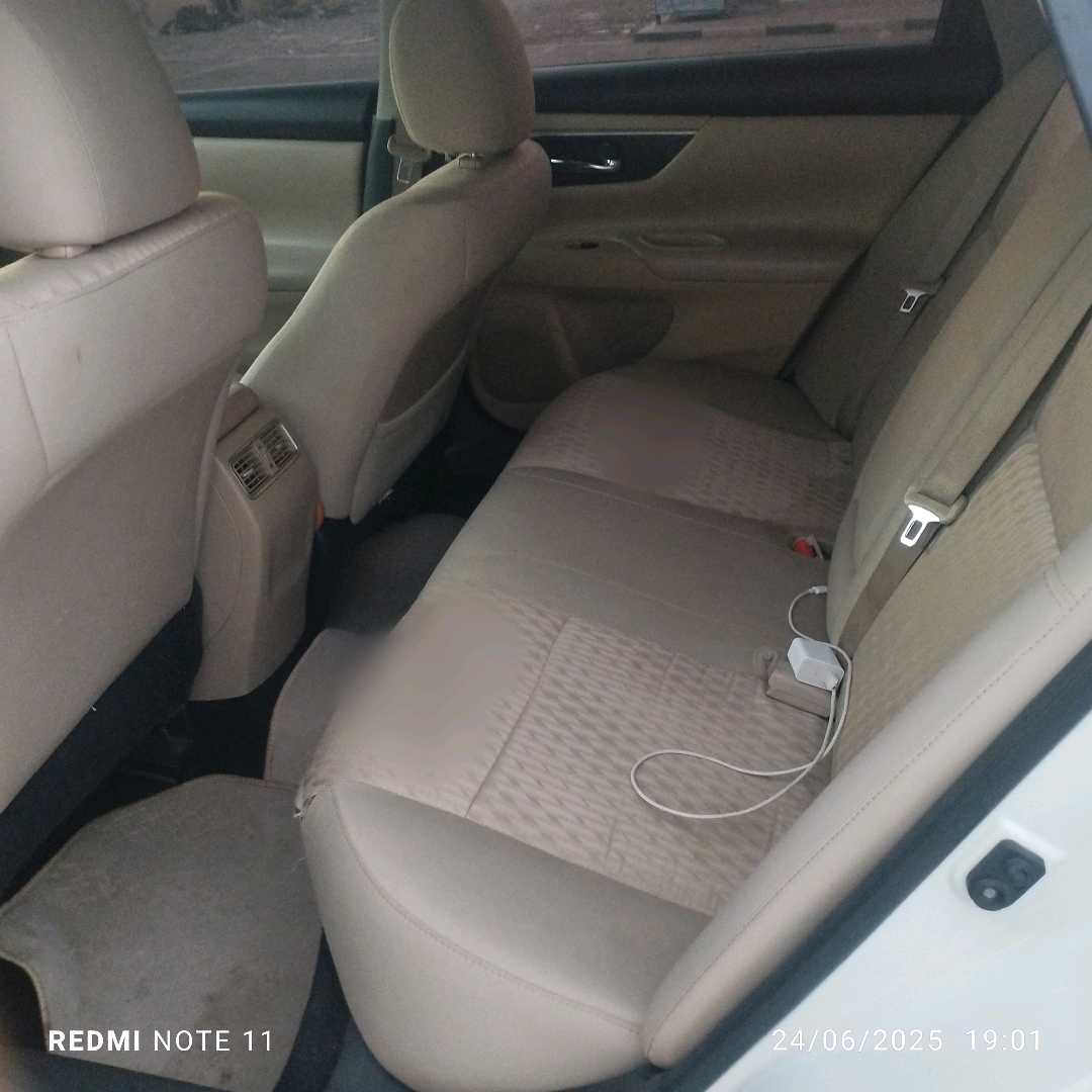 Car Image 2017 NISSAN ALTIMA SV