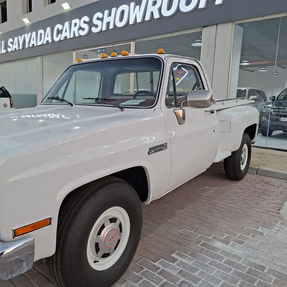 Car Image 1985 GMC SIERRA 