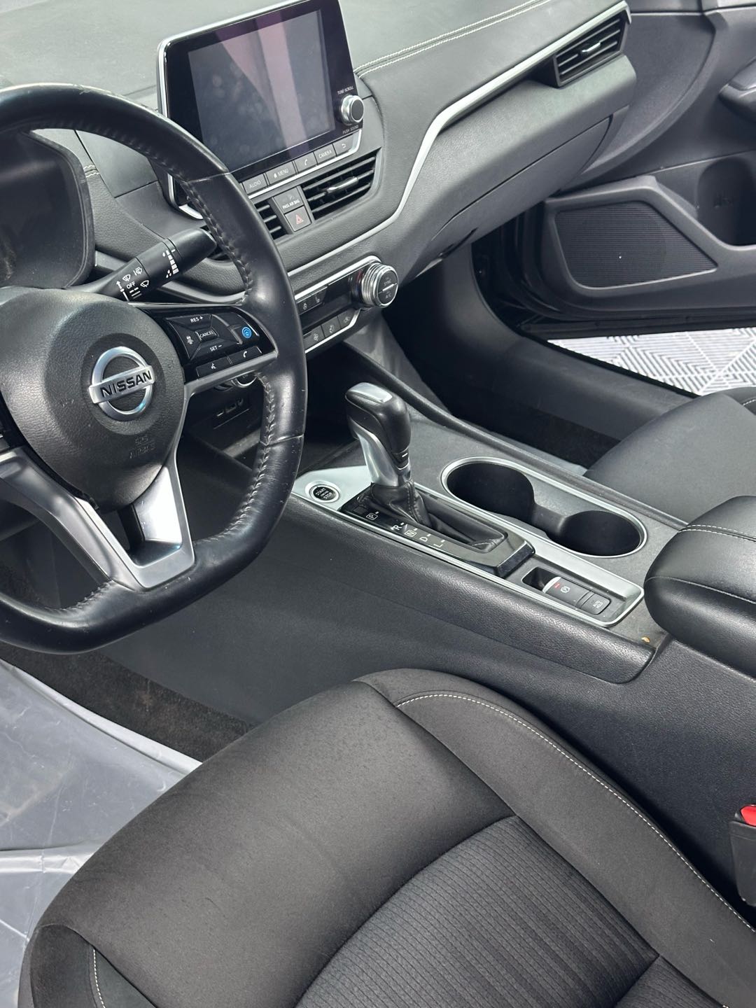 Car Image 2019 NISSAN ALTIMA SV