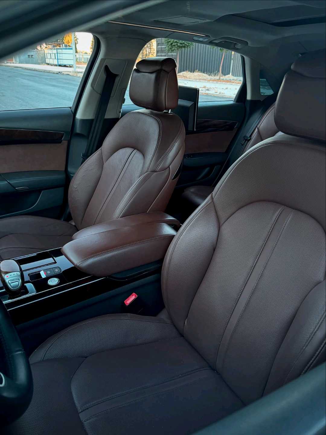Car Image 2015 AUDI A8 