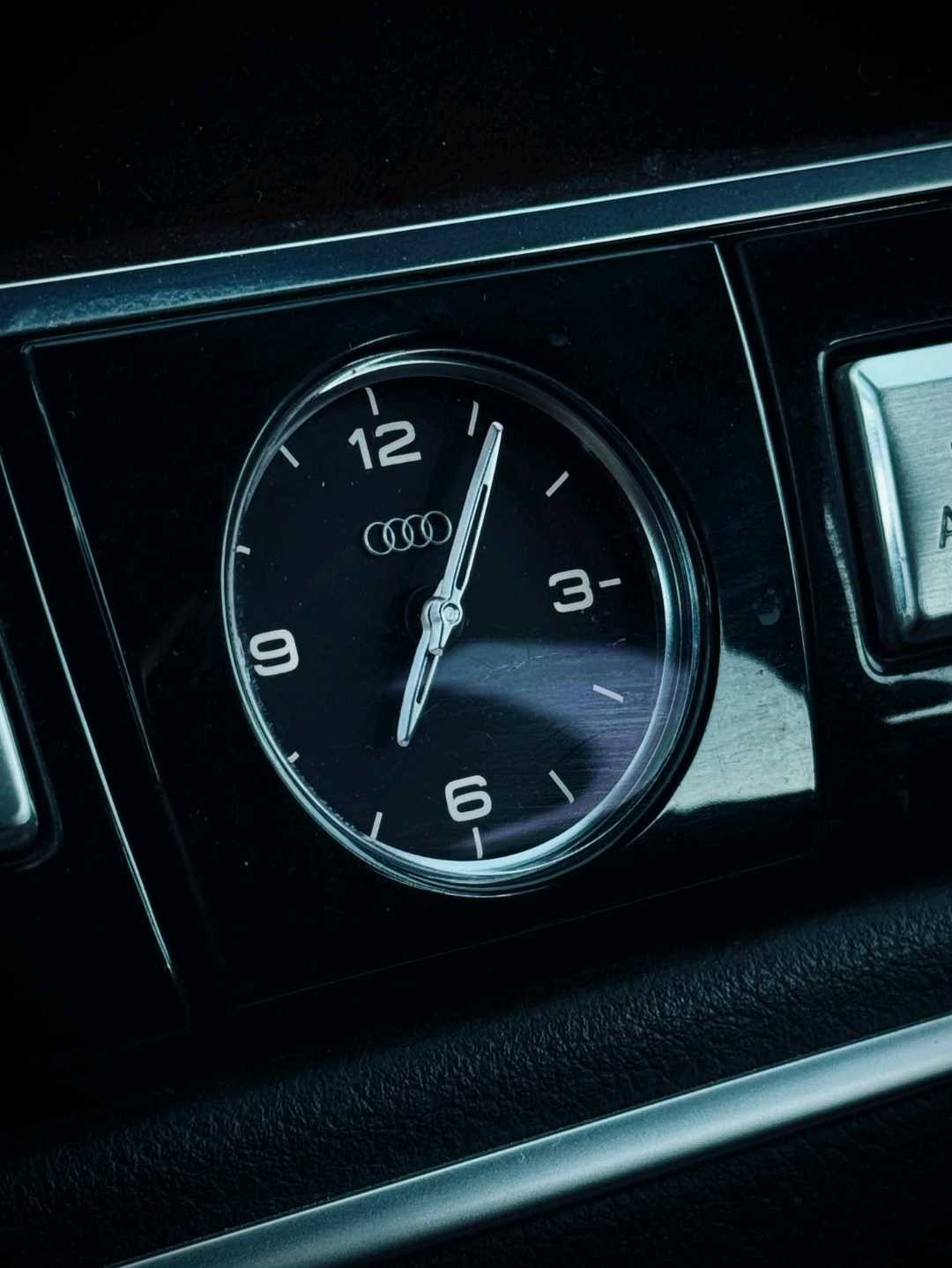 Car Image 2015 AUDI A8 