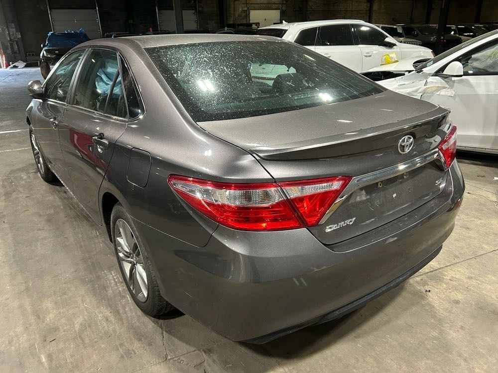 Car Image 2017 TOYOTA CAMRY SE