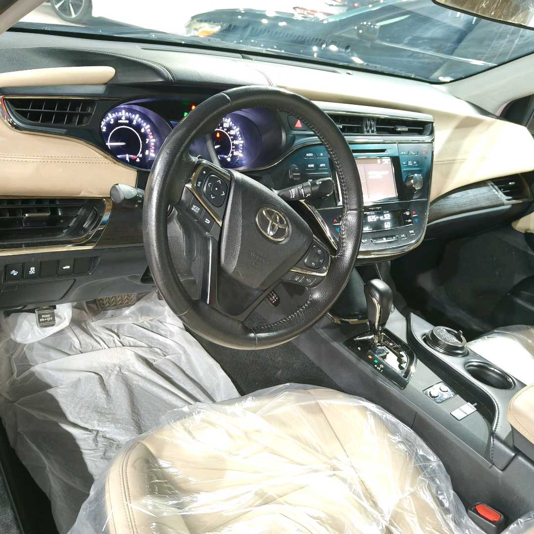 Car Image 2017 TOYOTA AVALON XLE