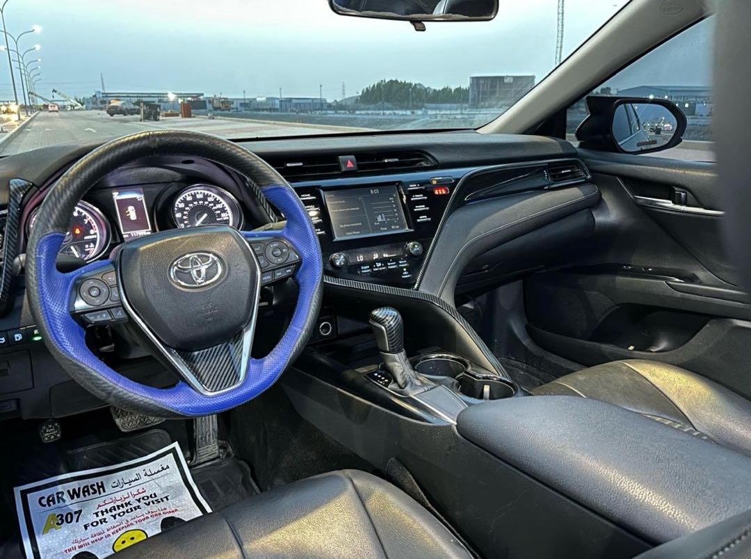 Car Image 2018 TOYOTA CAMRY SE