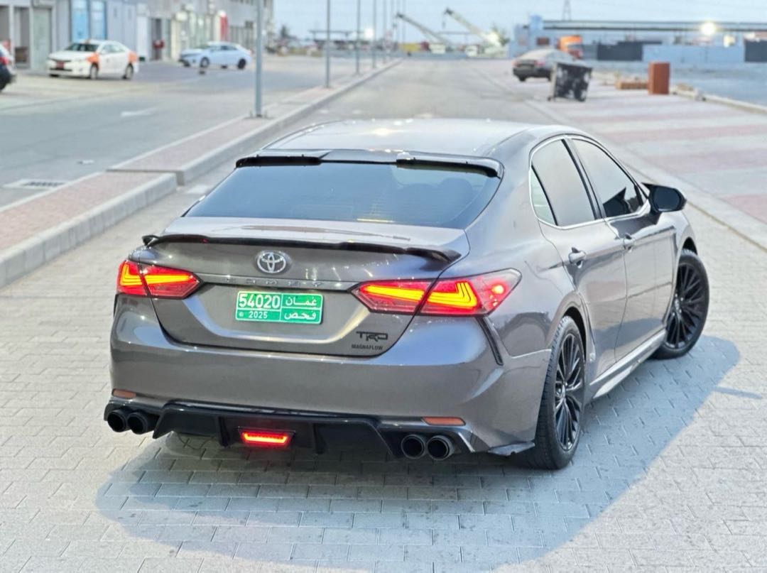 Car Image 2018 TOYOTA CAMRY SE