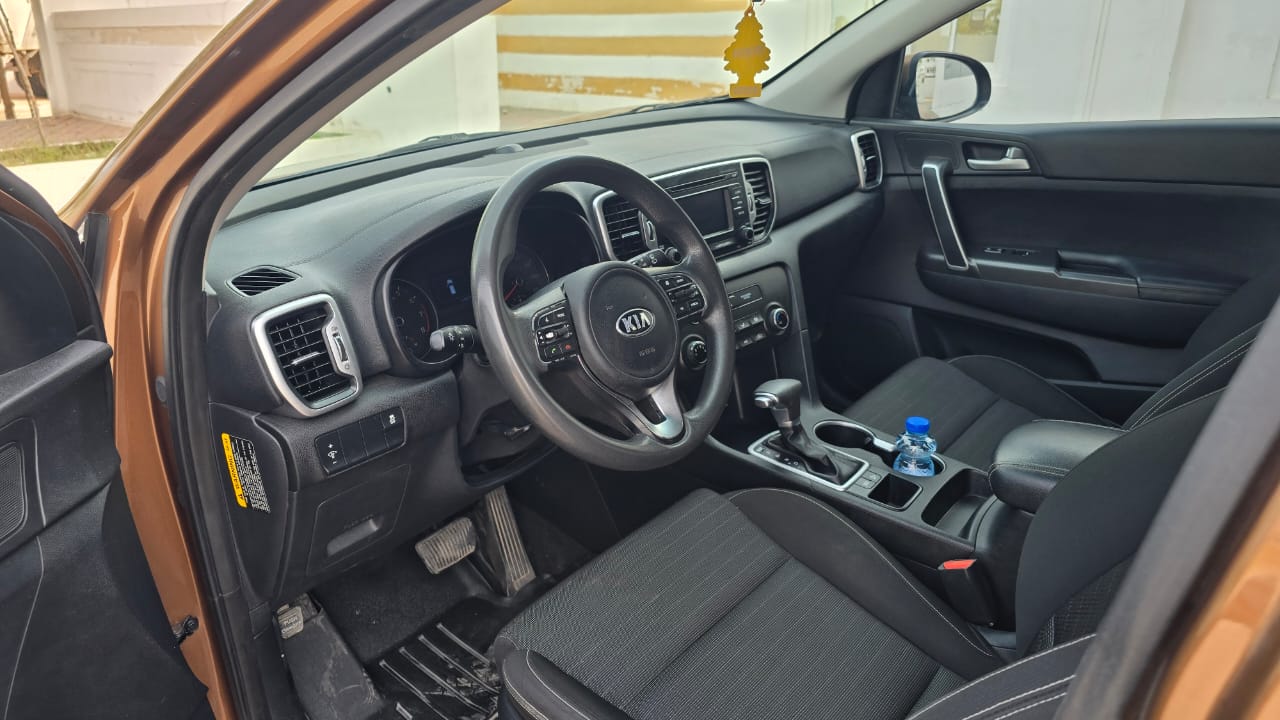 Car Image 2018 Kia SPORTAGE 