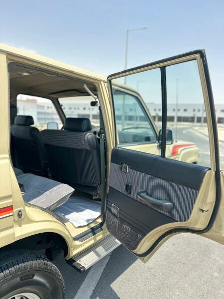 Car Image 1997 TOYOTA LAND CRUISER G.R