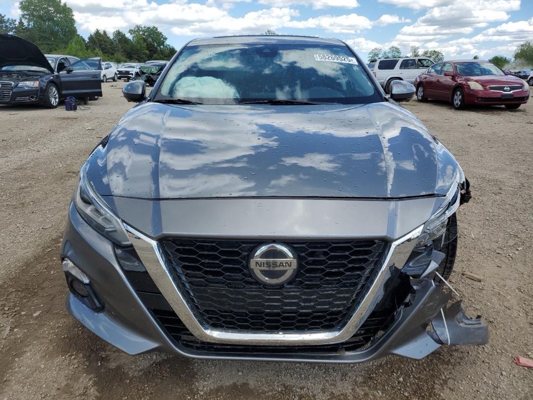 Car Image 2019 NISSAN ALTIMA