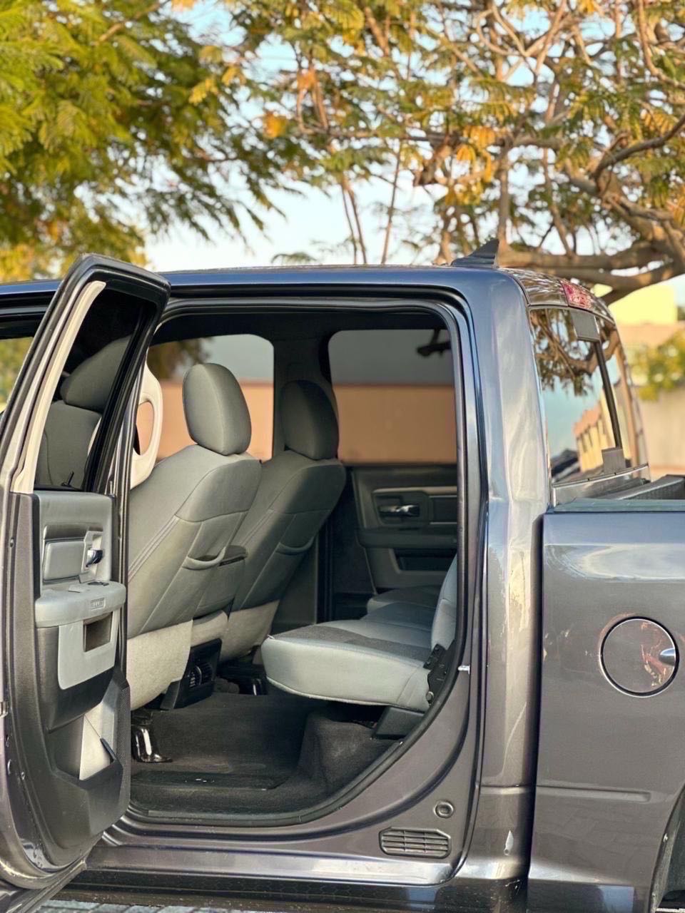 Car Image 2018 DODGE RAM 