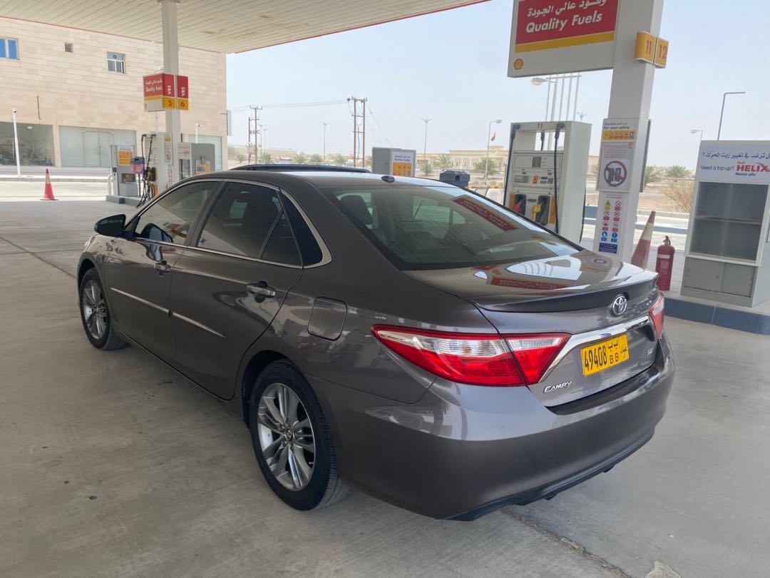 Car Image 2017 TOYOTA CAMRY SE
