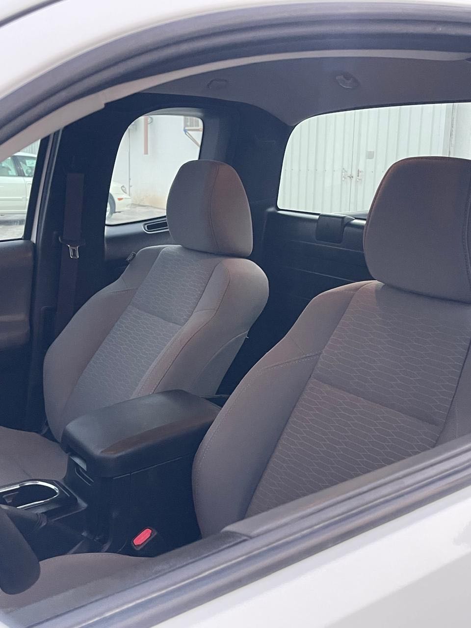Car Image 2018 TOYOTA TACOMA SR5