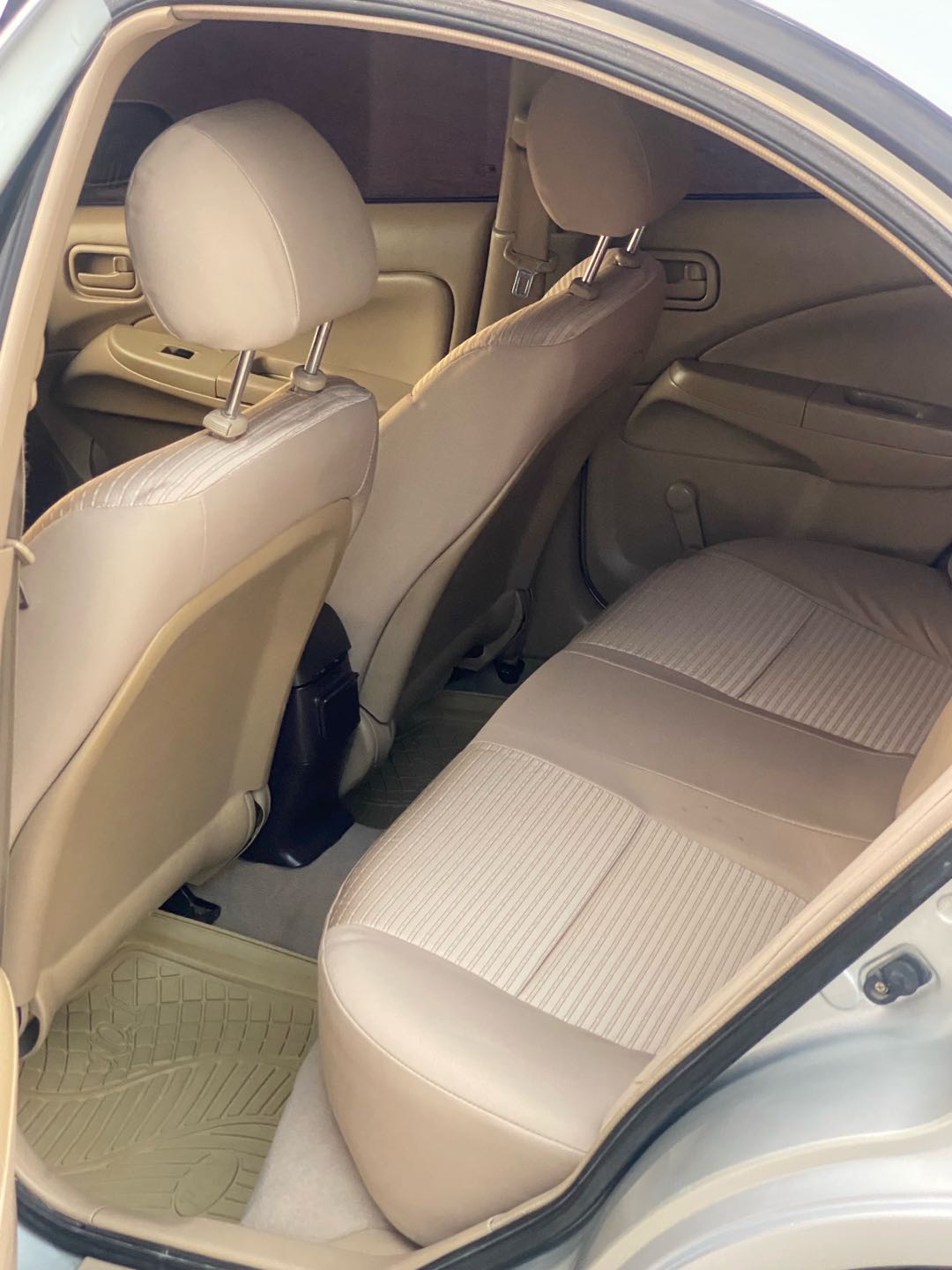 Car Image 2010 NISSAN SUNNY 