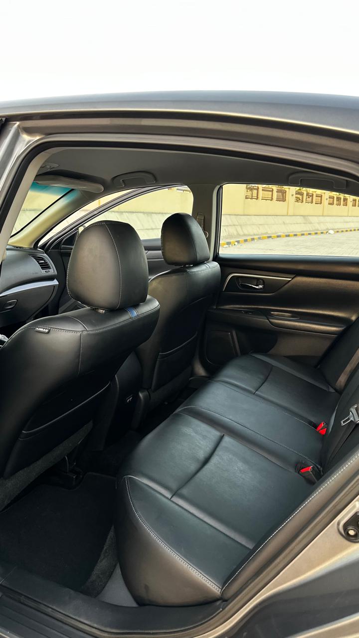 Car Image 2018 NISSAN ALTIMA SR